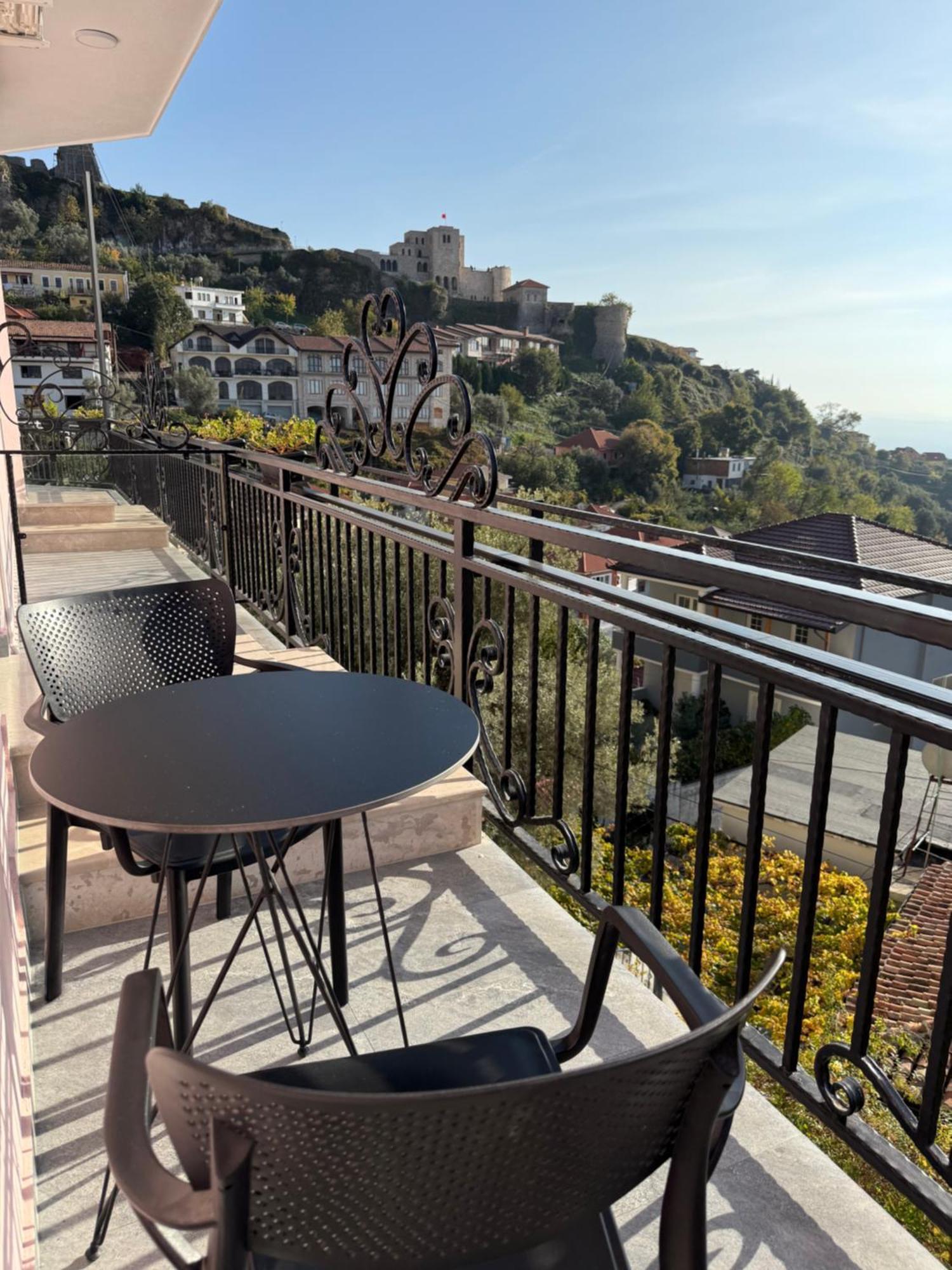 Hotel --hotel Deal-- With Castle View Krujë