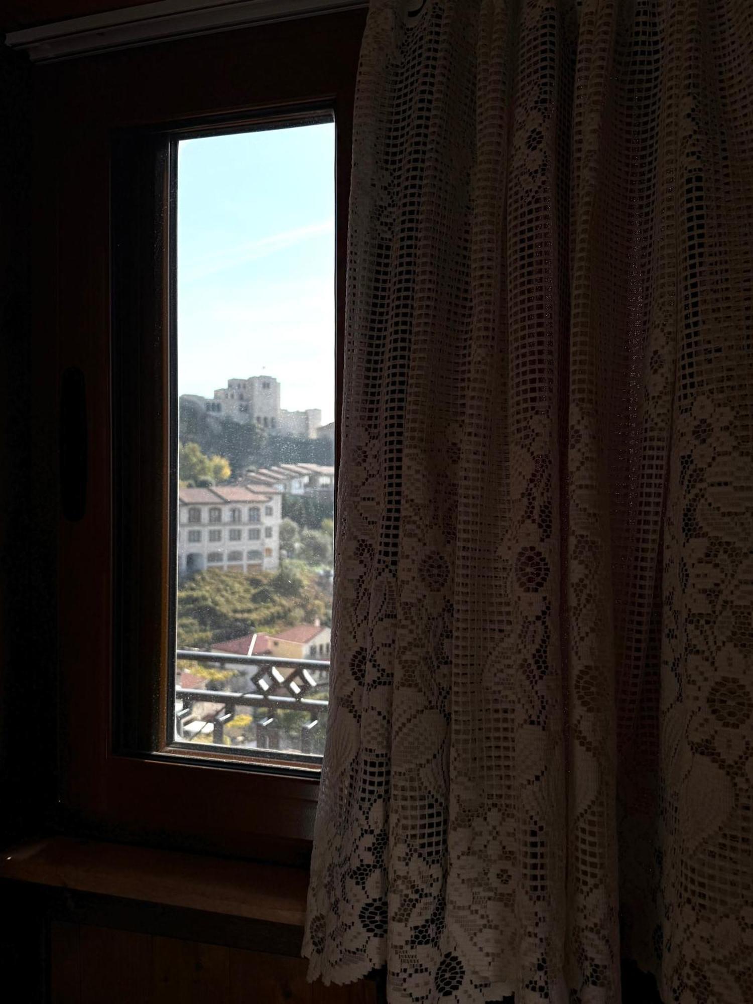 Hotel --hotel Deal-- With Castle View
