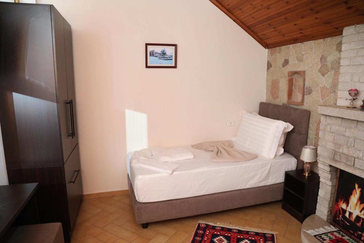 --hotel Deal-- With Castle View 3* Круя