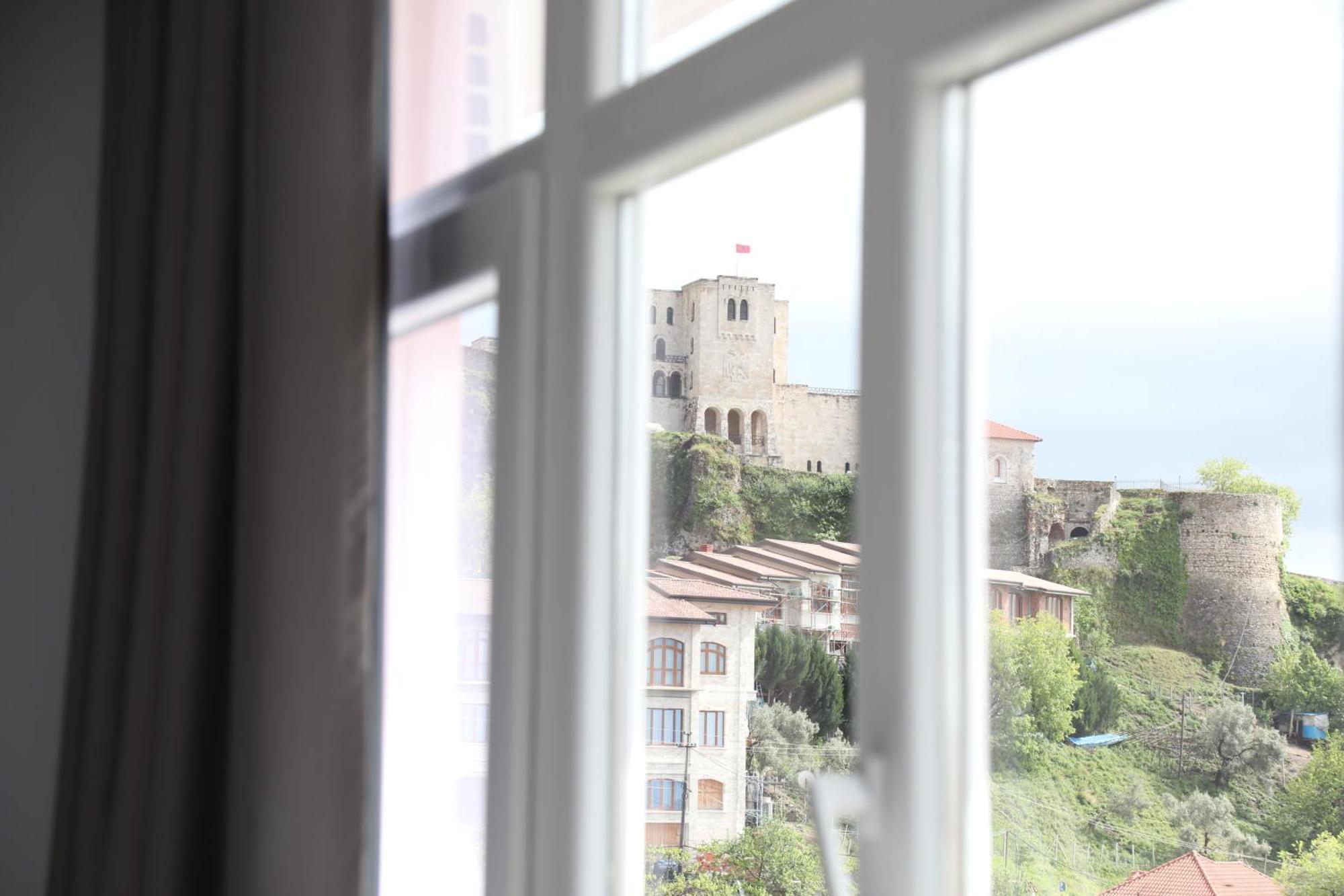Hotel --hotel Deal-- With Castle View
