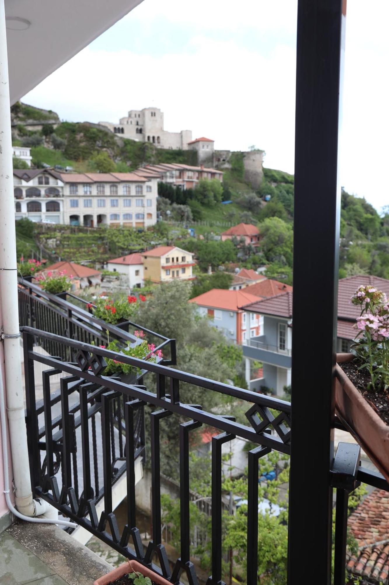 --hotel Deal-- With Castle View 3*