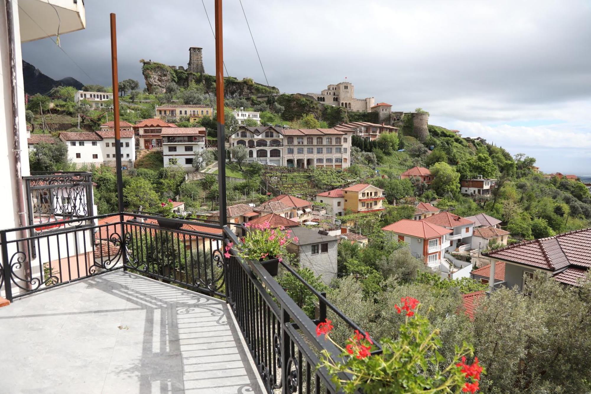 --hotel Deal-- With Castle View 3* Krujë