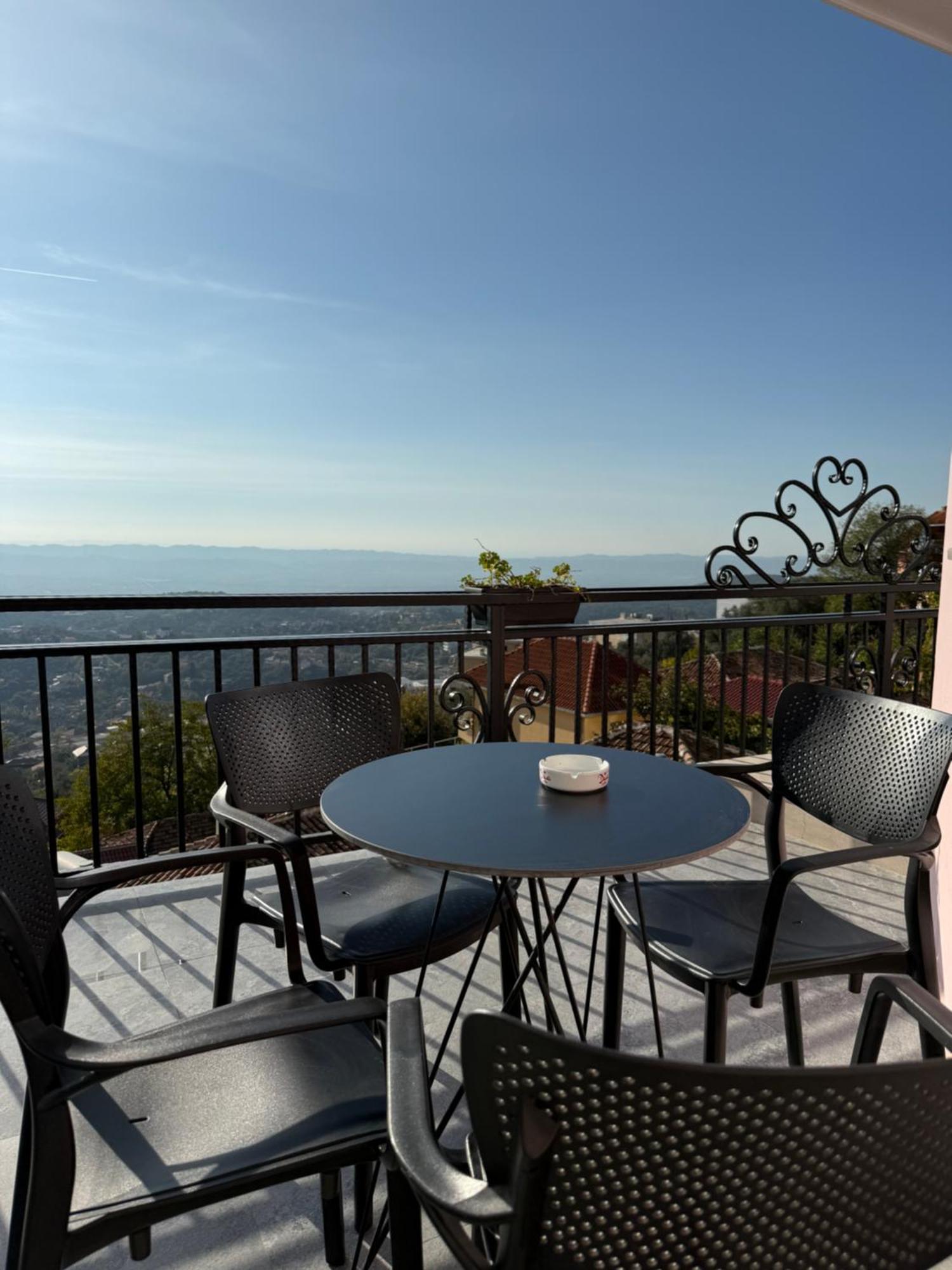--hotel Deal-- With Castle View 3*
