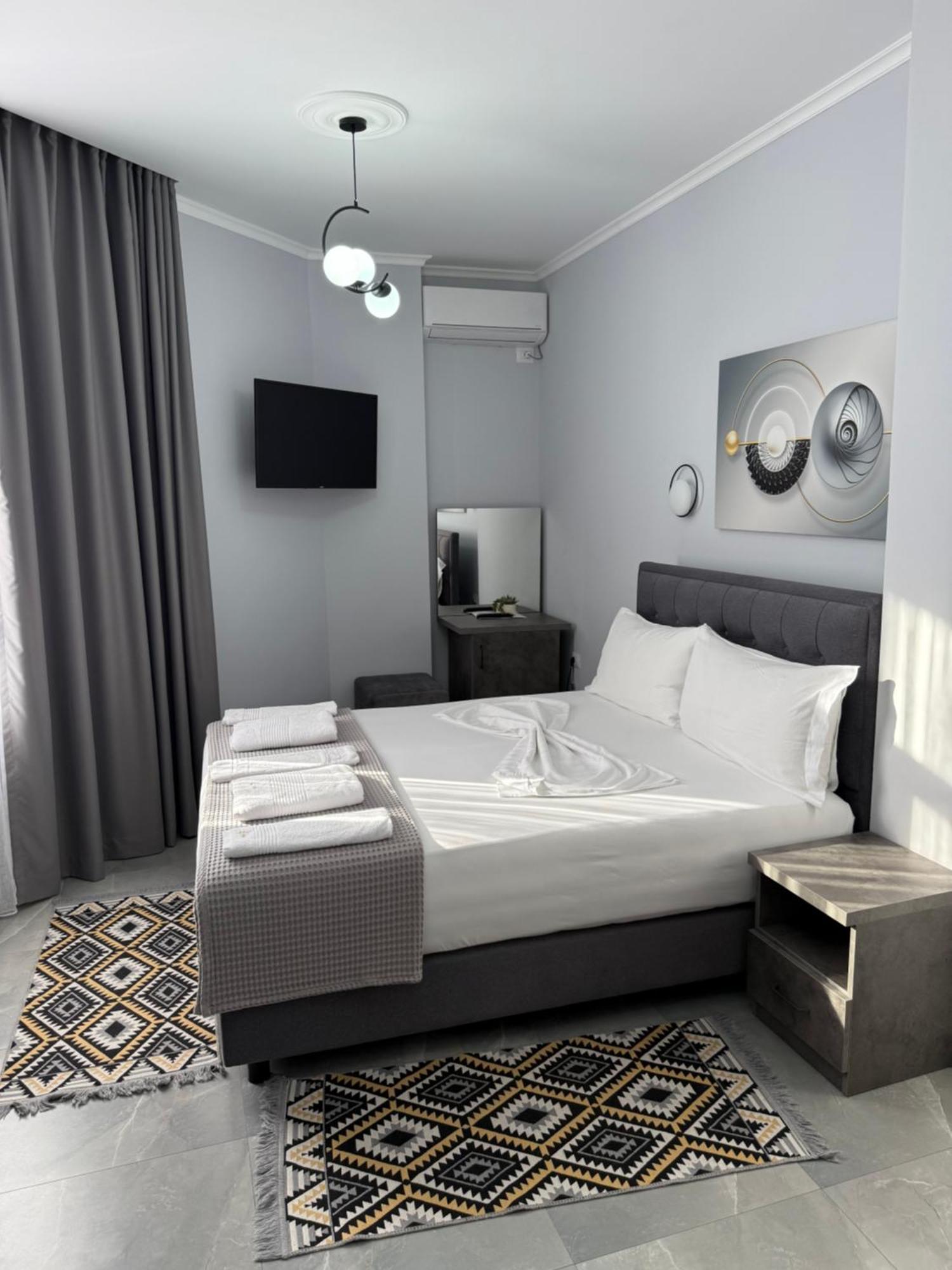 --hotel Deal-- With Castle View Krujë