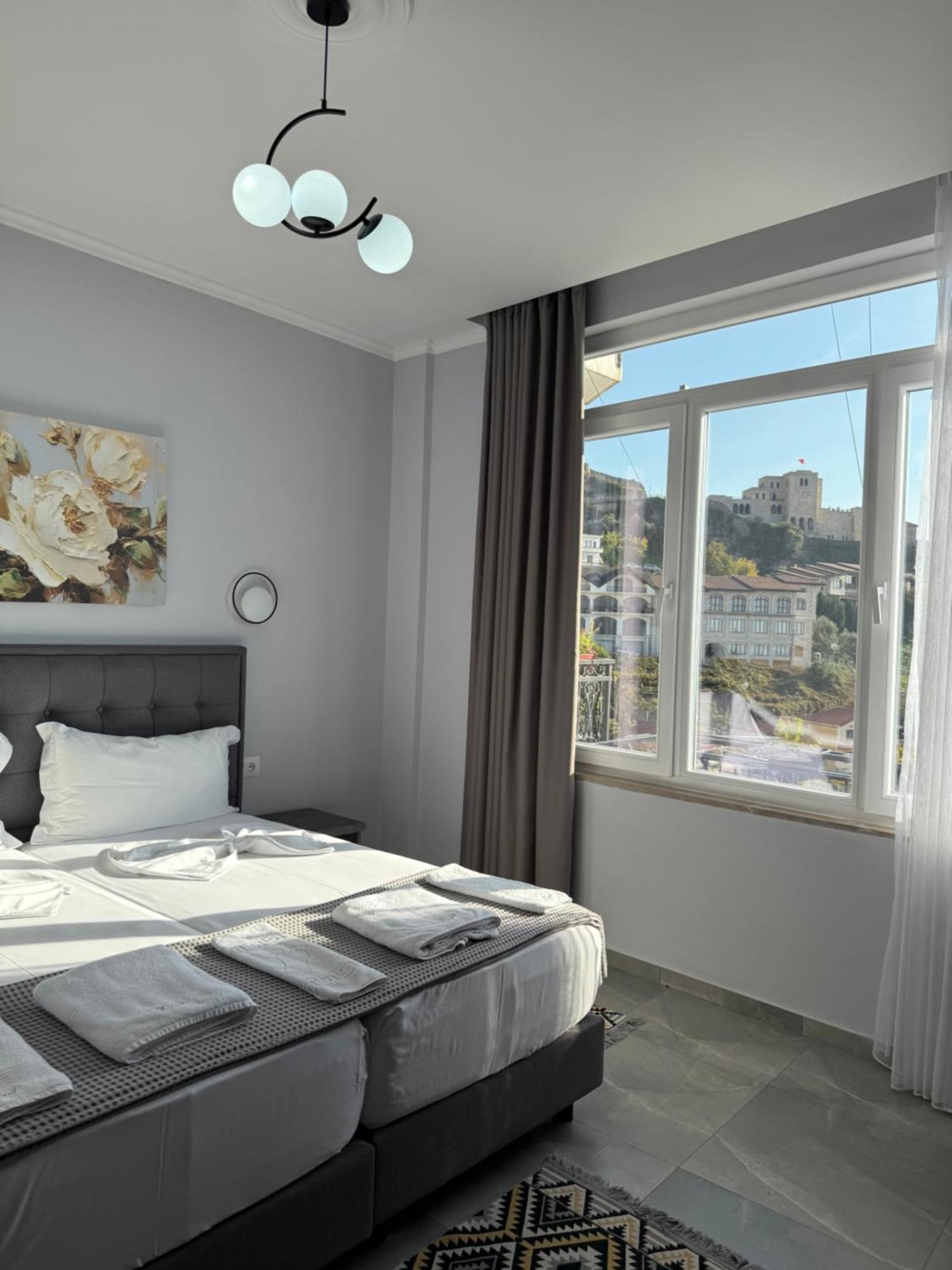 --hotel Deal-- With Castle View Hotel