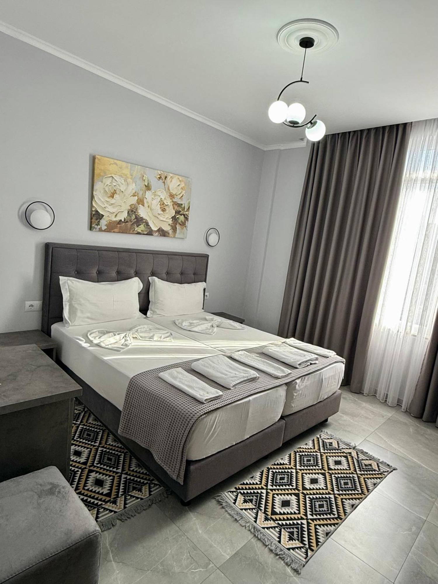 Hotel --hotel Deal-- With Castle View