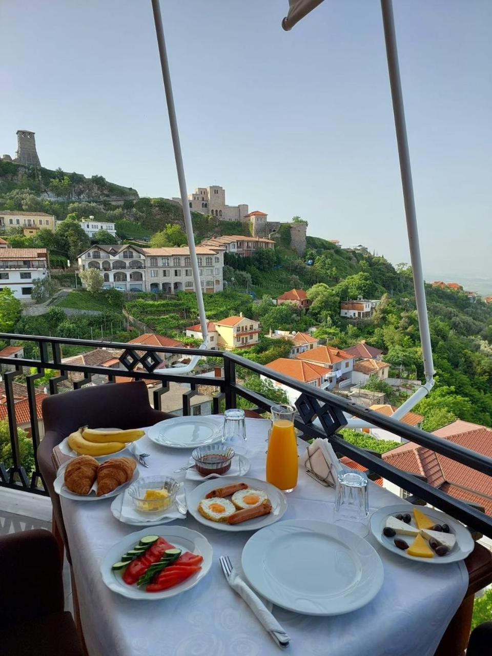 --hotel Deal-- With Castle View 3* Круя